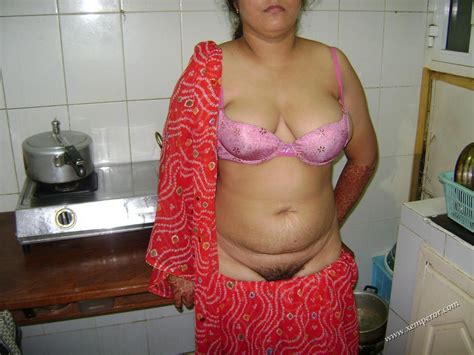 saree bhabhi deep cleavage navel xxx porn photo album