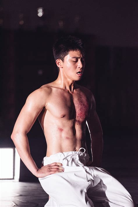 Park Seo Joon And Kang Ha Neul Show Off Toned Bodies In