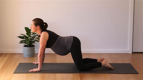 10 Best Pregnancy Stretches 2022