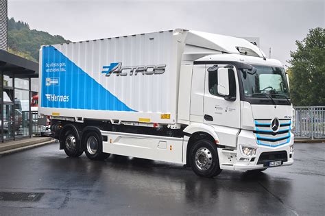 mercedes benz starts trials  fully electric heavy duty trucks