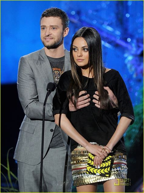 Mila Kunis Grabs Justin Timberlake’s Crotch Mila Kunis Foto 22627047
