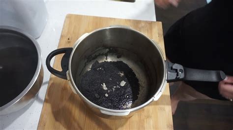 diy   clean  extremely burnt pot clean  pot  household