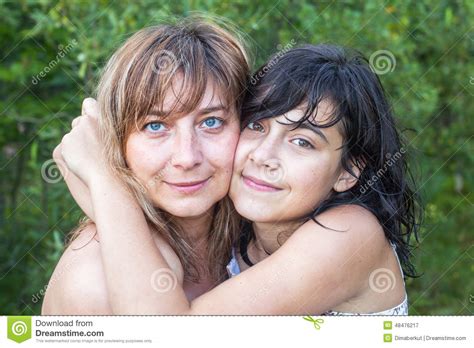 Mother And Her Teenage Daughter Hugging Hot Girl Hd