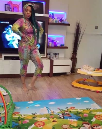 photos adaeze yobo twerks her butt off in new instagram video