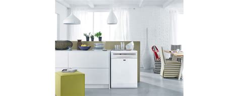 maytag expands  range    quiet dishwasher featuring intellisense technology jmm pr