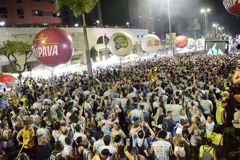 apoio da prefeitura de joao pessoa folia de rua arrasta multidao durante desfiles de blocos