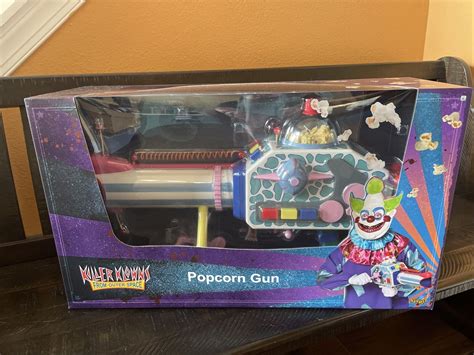 killer klowns  outer space popcorn gun brand   box ebay