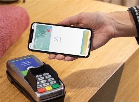 apple pay en mobiel betalen diensten populairder  pinpas insteken
