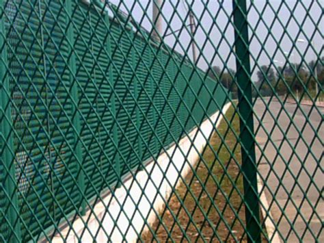 Expanded Metal Fence Offers Easy Installation And Long Life Expectancy