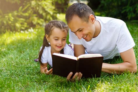 ways families  hand   faith part  teaching  kids  read  bible