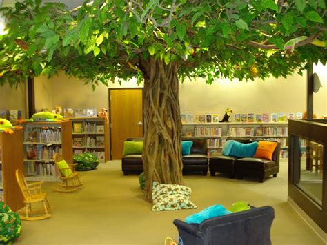 banyan tree whitman county library in washington