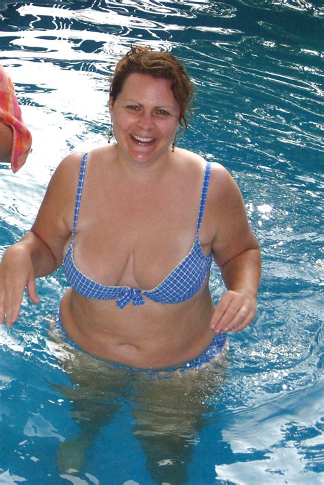 horny slut wife loses bikini in the pool 7 imgs