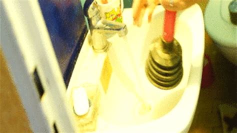 Quick Unclogging Sink Mov Crazy Fetish Diva Clips4sale