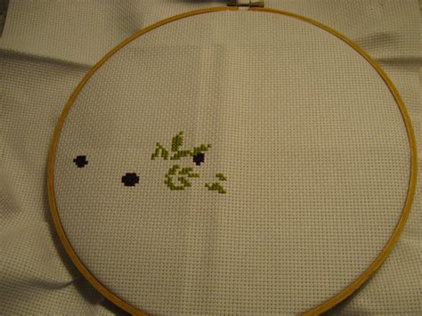 igo green    cross stitch  beginner