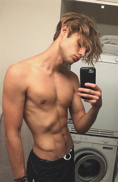 Pin By Timothy Mobray On Justin Bieber Guy Selfies Hunky Men Hot Dudes