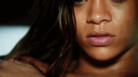 the 10 times rihanna was so attractive it s actually unfair 2