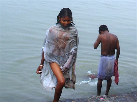desi nude aunty in ganga river bath images femalecelebrity