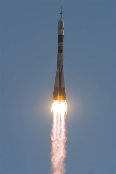 filesoyuz tma  rocket launches  baikonur jpg