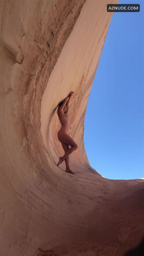 sara underwood takes completely nude pictures in arizona aznude