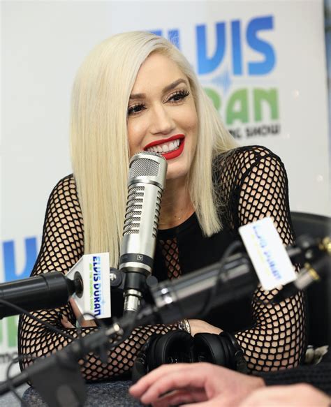 Gwen Stefani Announces A Fake Pregnancy On April Fools’ Day And Fans Are