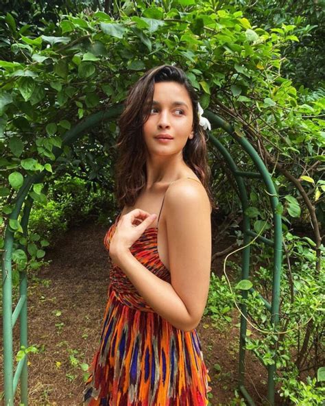 alia bhatt s hot and sexy pictures on instagram see pics iwmbuzz