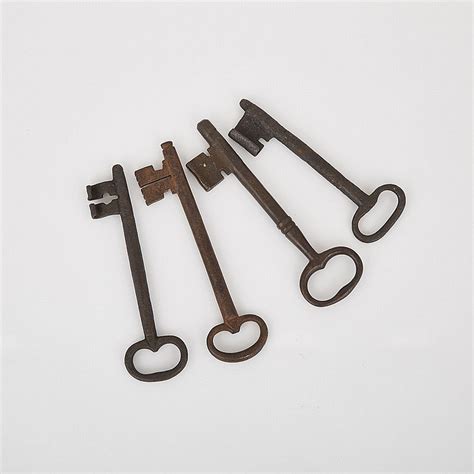 iron large lever tumbler lock keys thearly  cen