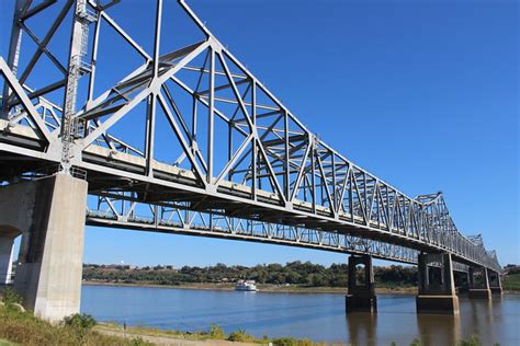 Natchez Vidalia Mississippi River Bridge 1940 And 1988 Twi Flickr