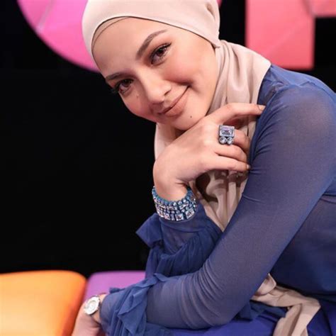 Actress Tv Host Neelofa Responds To Comments Following