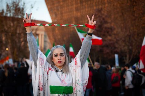 nach protesten mullah regime im iran löst sittenpolizei auf mopo