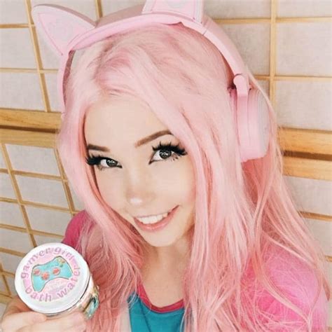 instagram ‘gamer girl sells her bath water to ‘thirsty social media