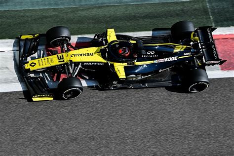 renault     ambitions  excuse  poor  season  news autosport