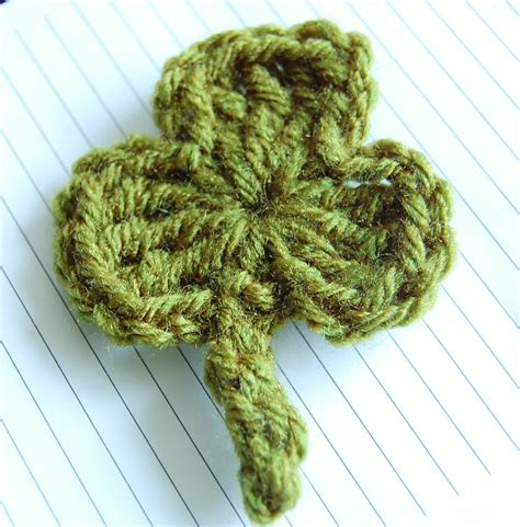 crochet shamrock pattern