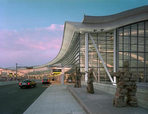 toronto pearson international airport terminal