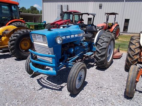 ford  farm tractor vinsnc pto pth   tires jm wood auction company