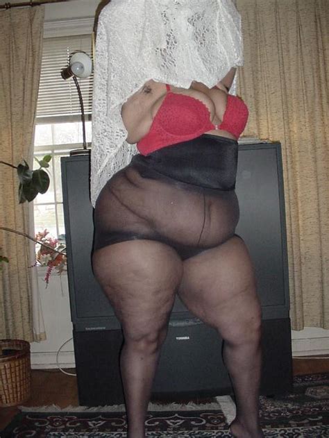 very big black mama shows her fat ass