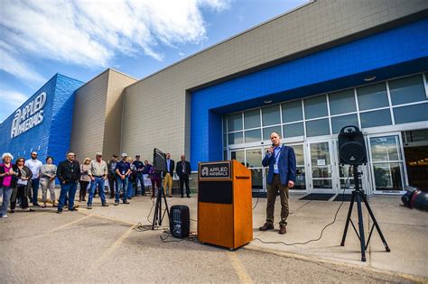 applied materials formally marks opening  evergreen facility
