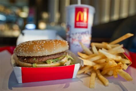 mcdonald s mad donald trump has absolutely huge burger order