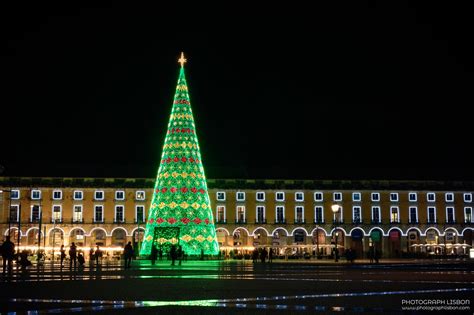 night christmas tree visiting lisbon check    wwwphotographlisbon