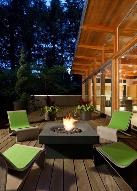 outdoor living spaces  stylish ways  create  outdoor living room  year outdoor