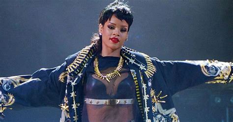 Rihanna Reúne 52 Mil Pessoas E Bate Recorde De Audiência