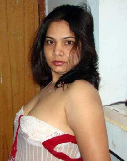 gujarati hot sexy housewife bhabhi enjoy with college