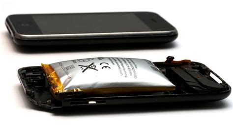 top reasons  smartphone batteries explode     prevent   happening mobile