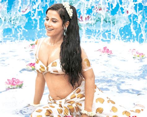 vidya balan indian film actress most hottest and sexiest wallpapers free wallpapers wallpapers pc