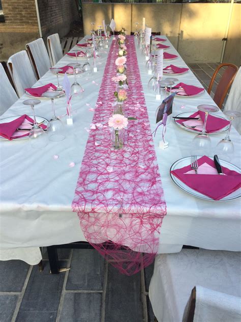 communie tafel maar  niet  roze decoratie feest decoraties feesttafel