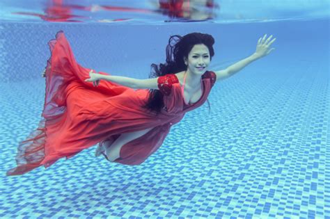 hot girl underwater