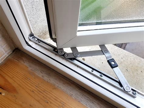 window repairs cpl window  door repairs