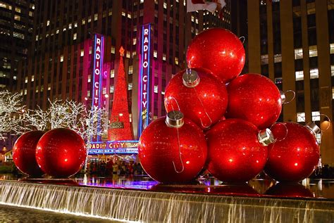 nyc nyc sixth avenue christmas decorations