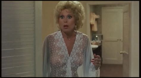 naked leslie easterbrook in private resort