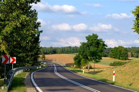 fahrbahn stockbild bild von asphalt dorf zeichen landschaft