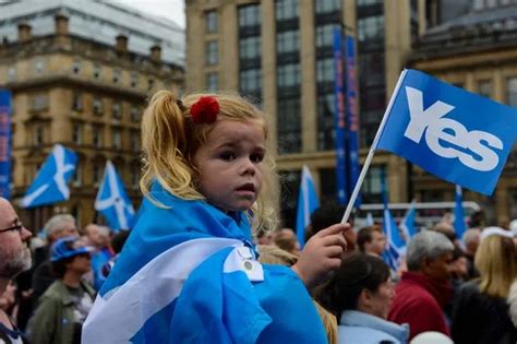 poll reveals   scottish people   choose independence